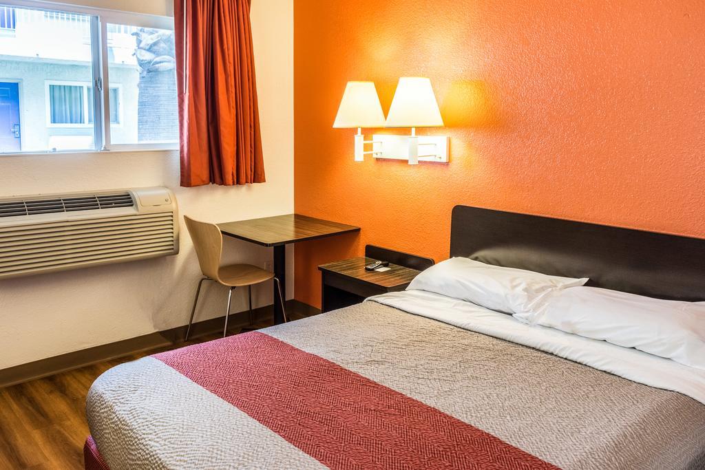 Motel 6-Bakersfield, Ca - East Εξωτερικό φωτογραφία