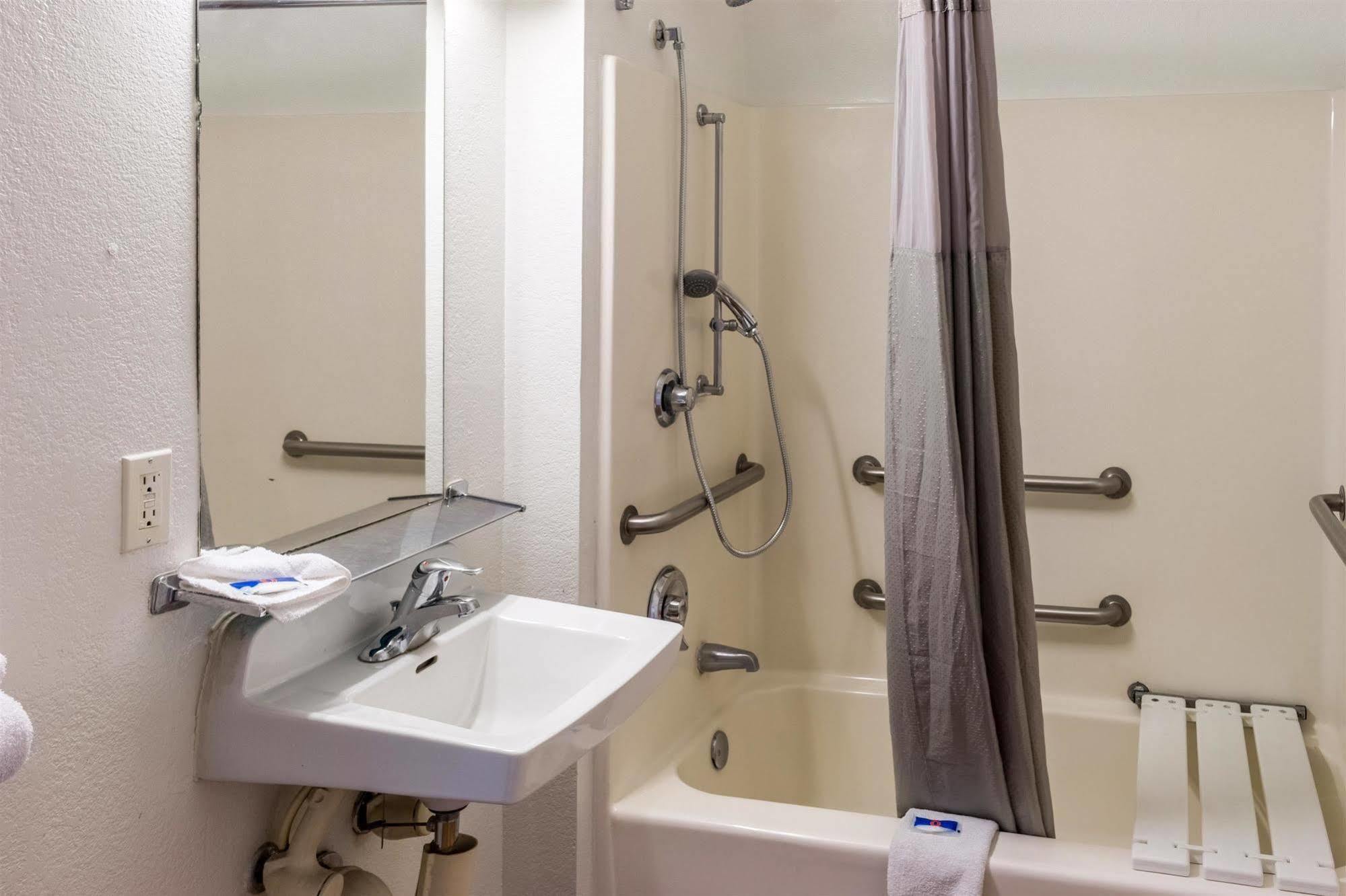 Motel 6-Bakersfield, Ca - East Εξωτερικό φωτογραφία