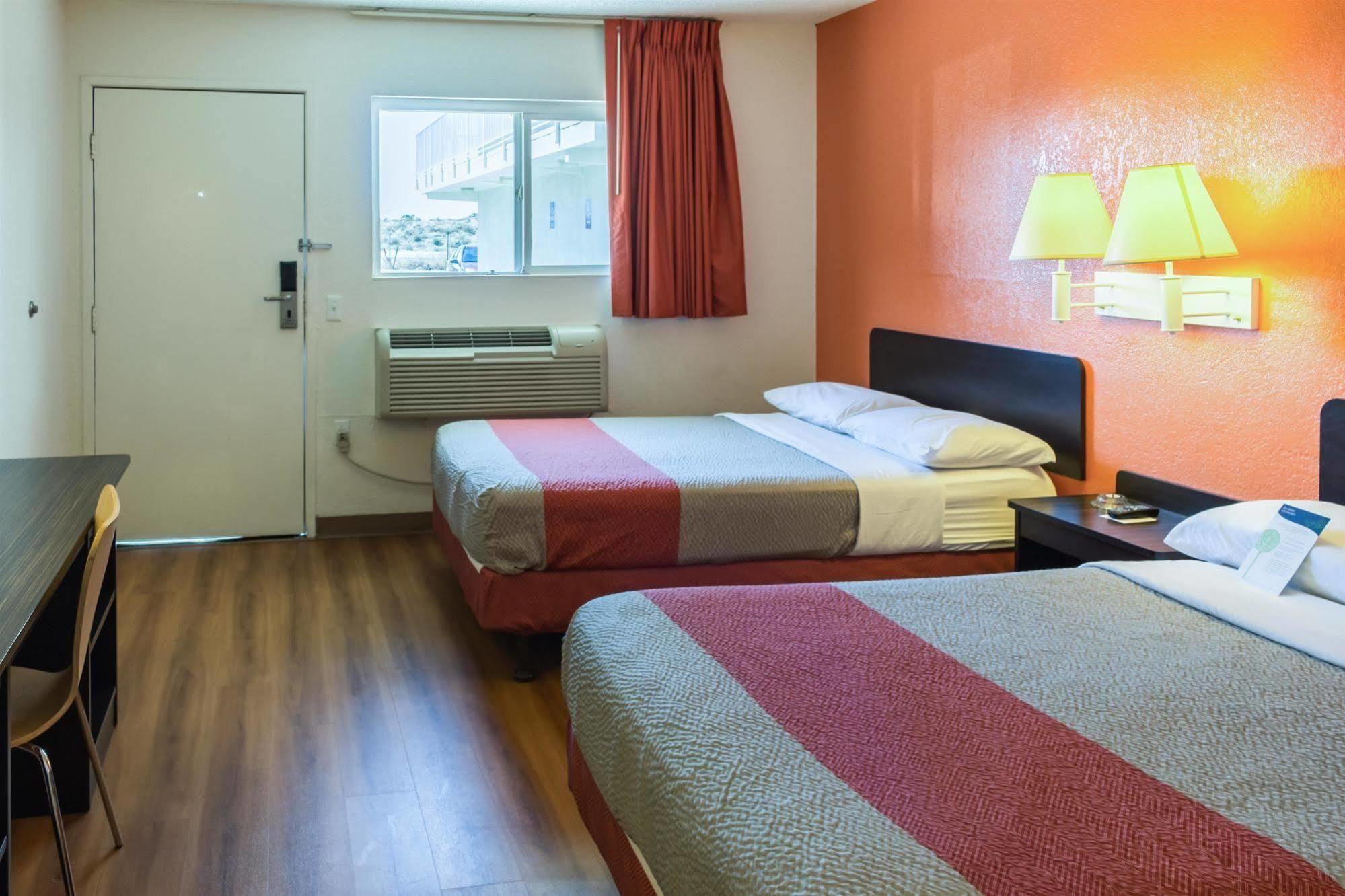 Motel 6-Bakersfield, Ca - East Εξωτερικό φωτογραφία