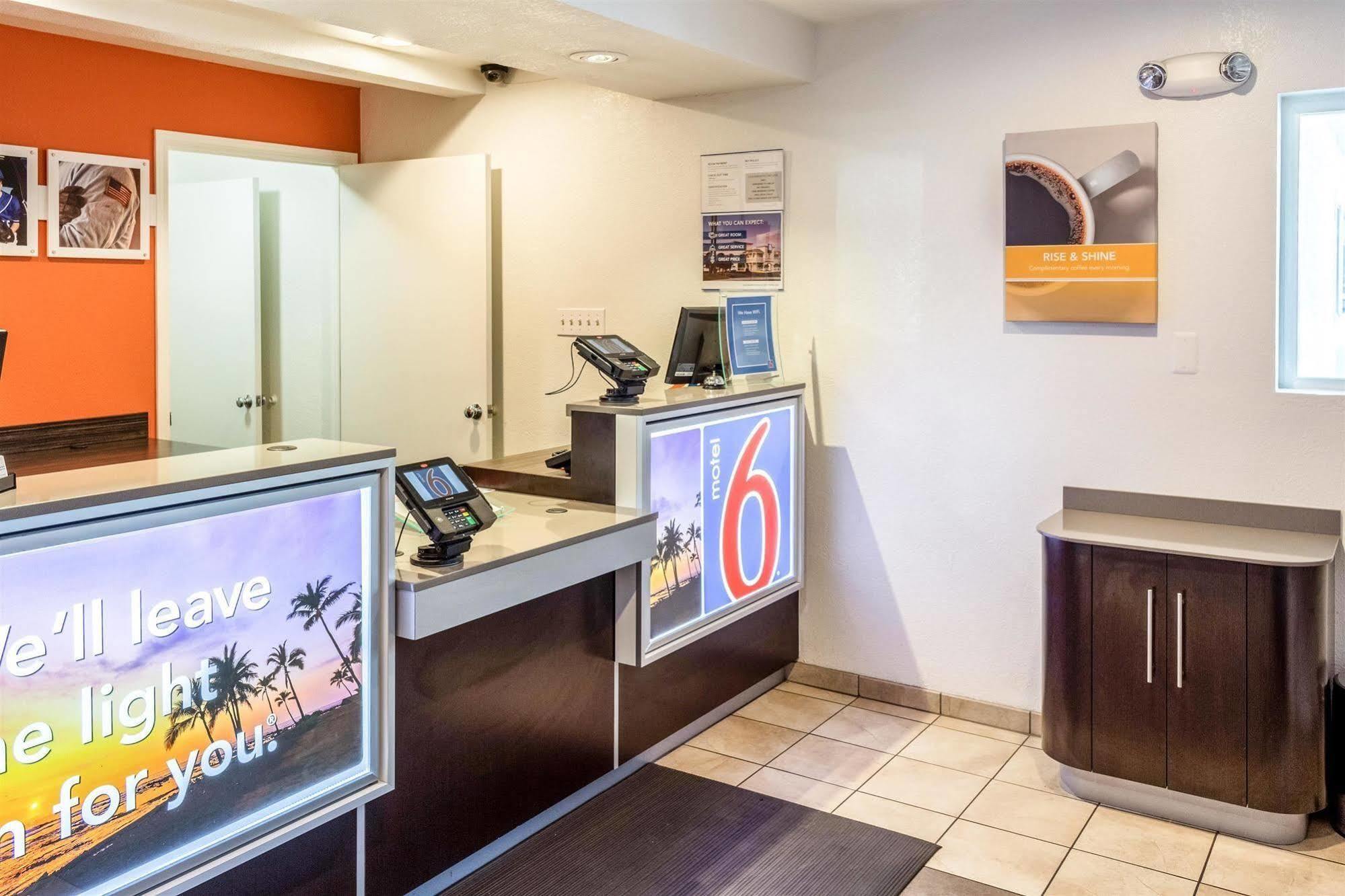 Motel 6-Bakersfield, Ca - East Εξωτερικό φωτογραφία