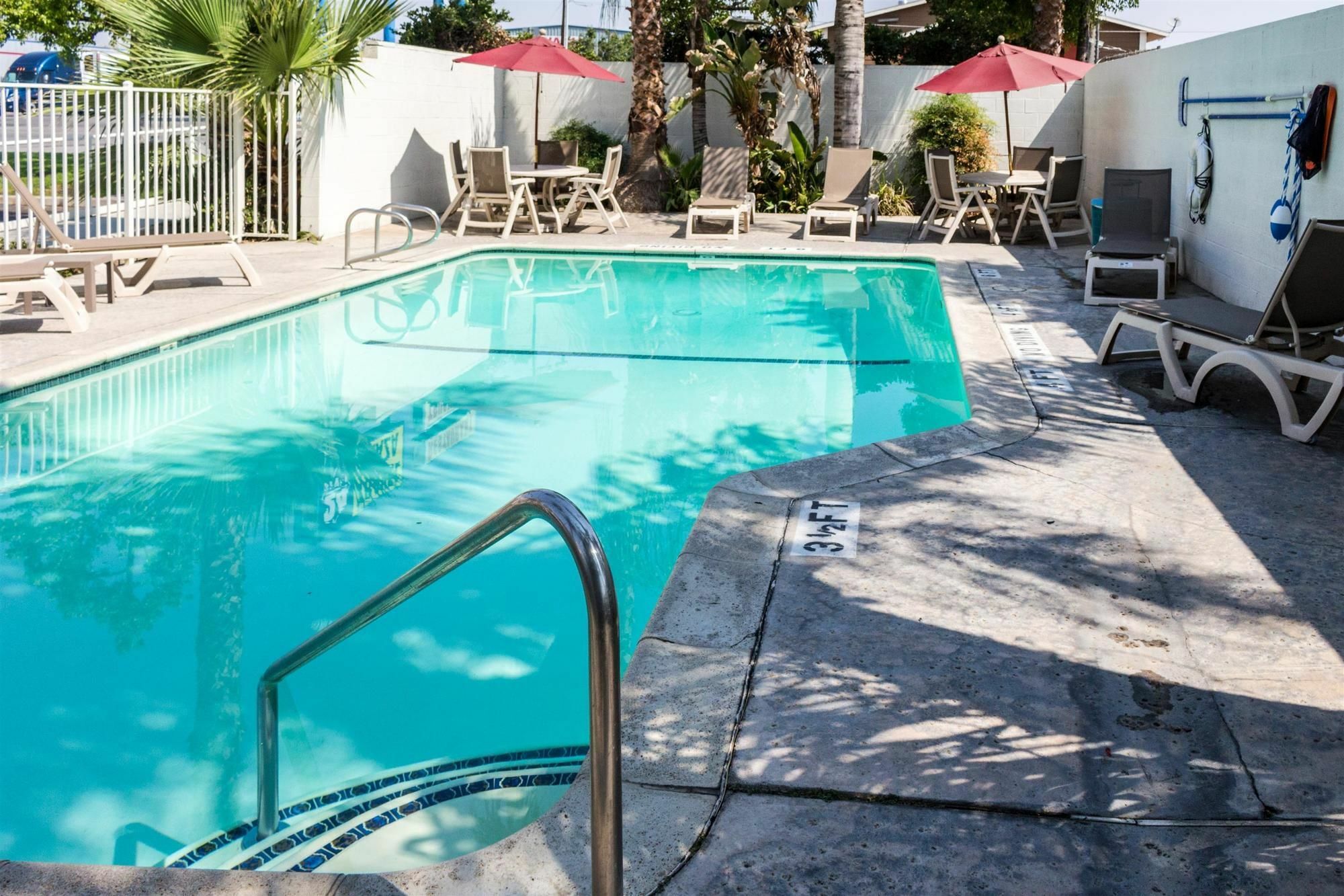 Motel 6-Bakersfield, Ca - East Εξωτερικό φωτογραφία